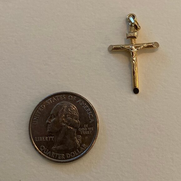 14K Gold Crucifix Cross Pendant w/ Corpus – Purchased at Vatican – 2g - Picture 3 of 4